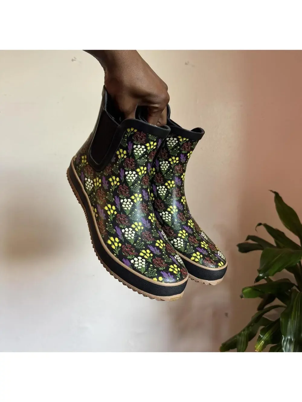 Western Chief Floral cottagecore Chelsea Rain Boots Womens US 8
